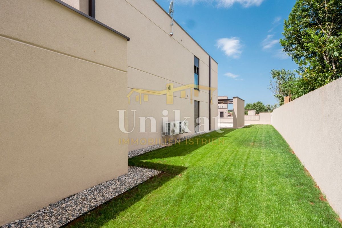 Splendida villa nuova con piscina e sauna, 303 m2 - chiavi in mano